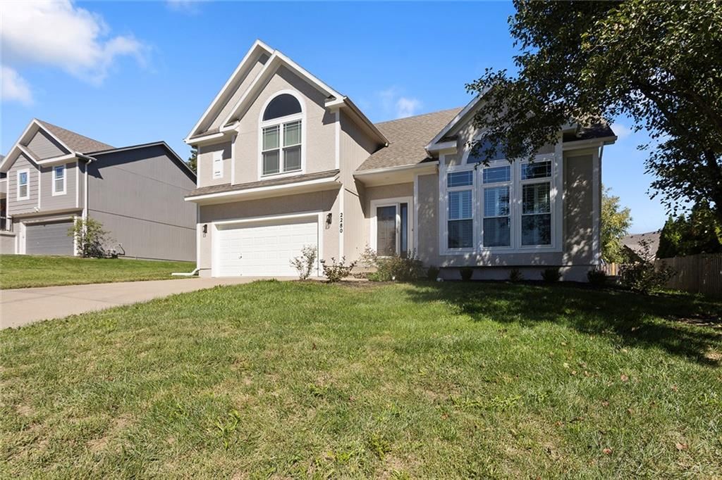 2280 W Cothrell Street, Olathe, KS: listing photo 2