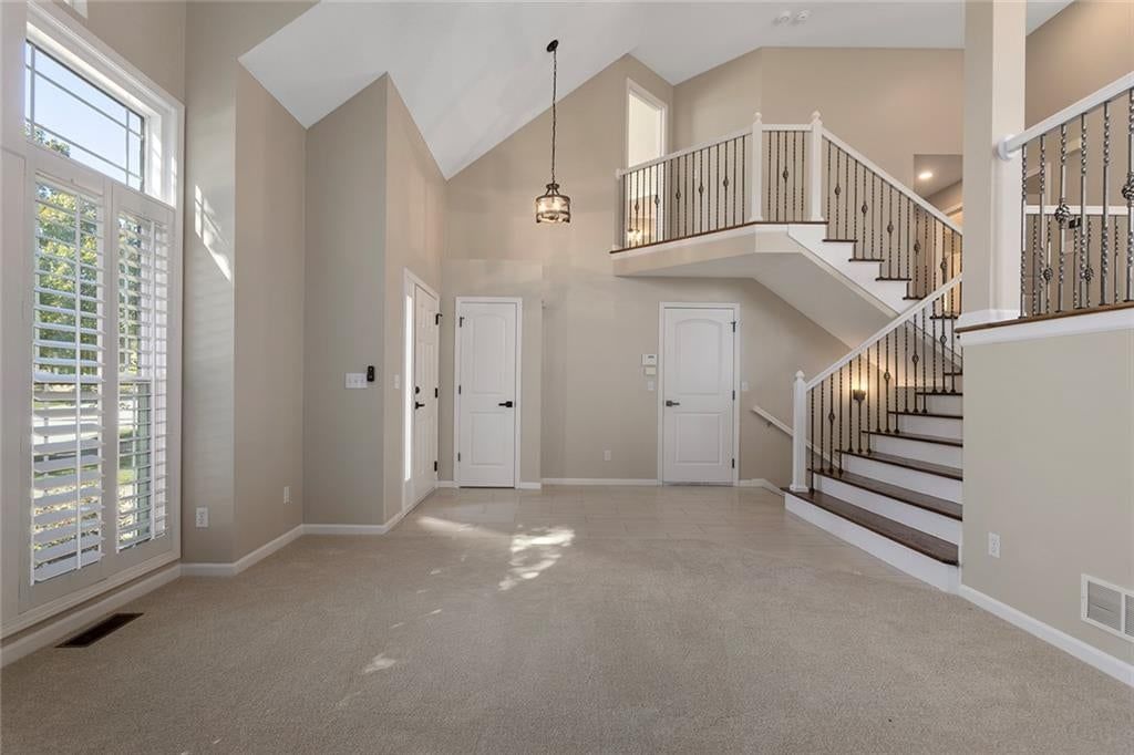 Photo 5 of 37 - 2280 W Cothrell Street, Olathe, KS 66061