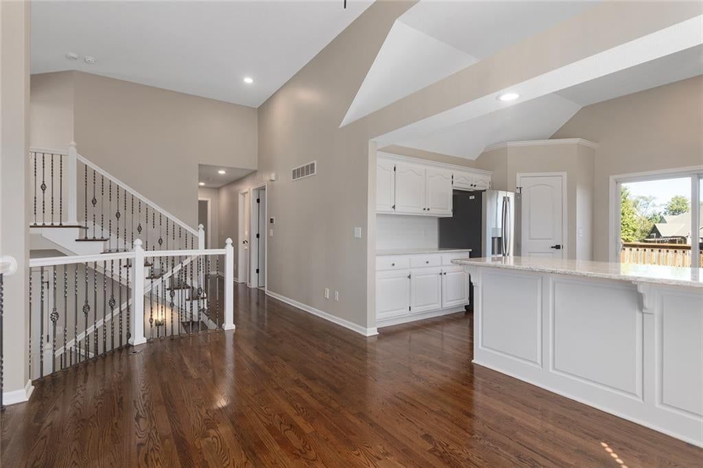 Photo 8 of 37 - 2280 W Cothrell Street, Olathe, KS 66061