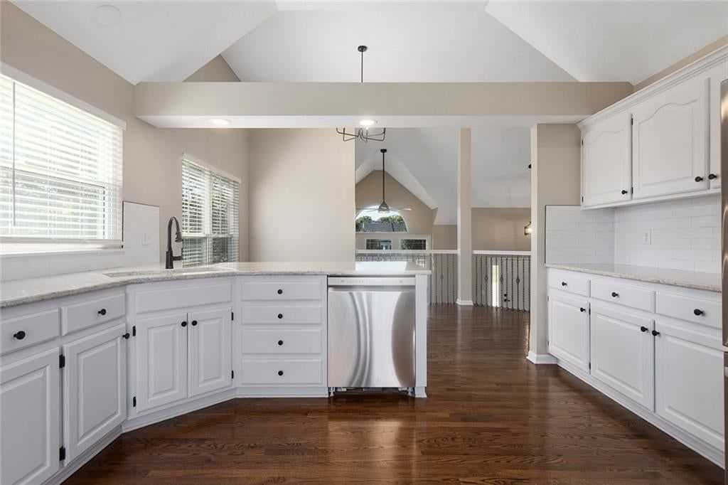 Photo 10 of 37 - 2280 W Cothrell Street, Olathe, KS 66061