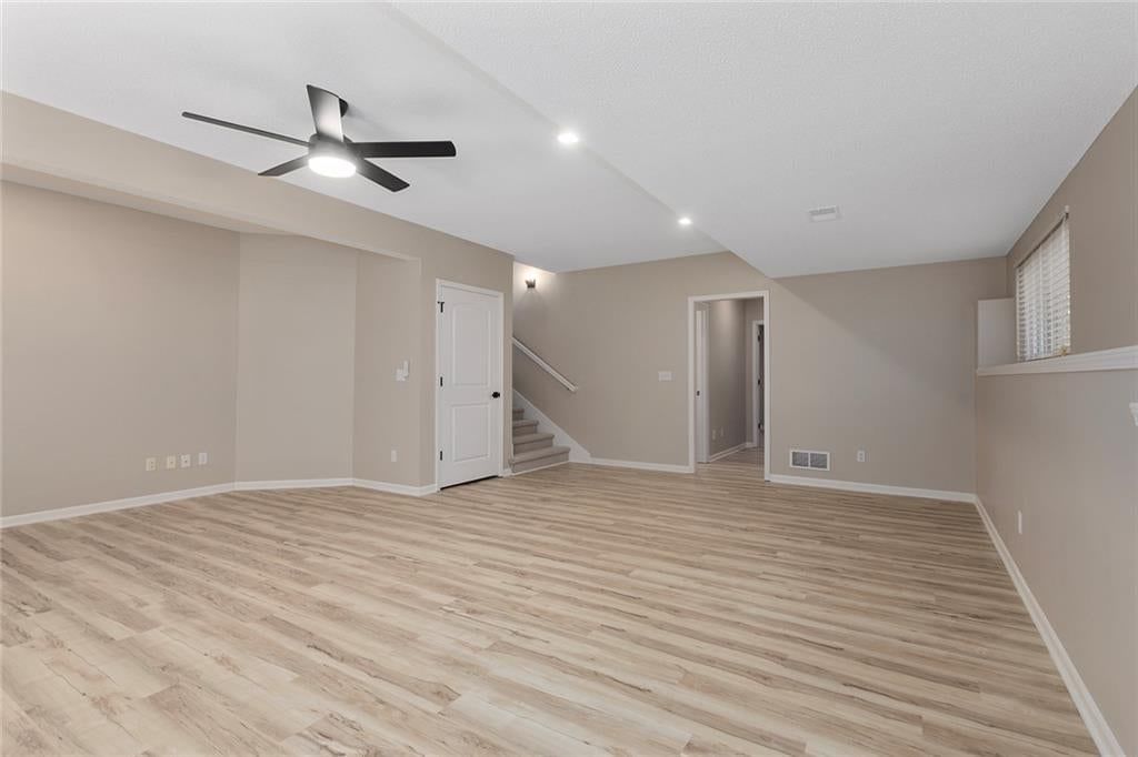 Photo 27 of 37 - 2280 W Cothrell Street, Olathe, KS 66061