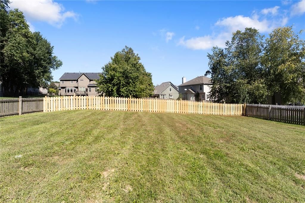 Photo 33 of 37 - 2280 W Cothrell Street, Olathe, KS 66061