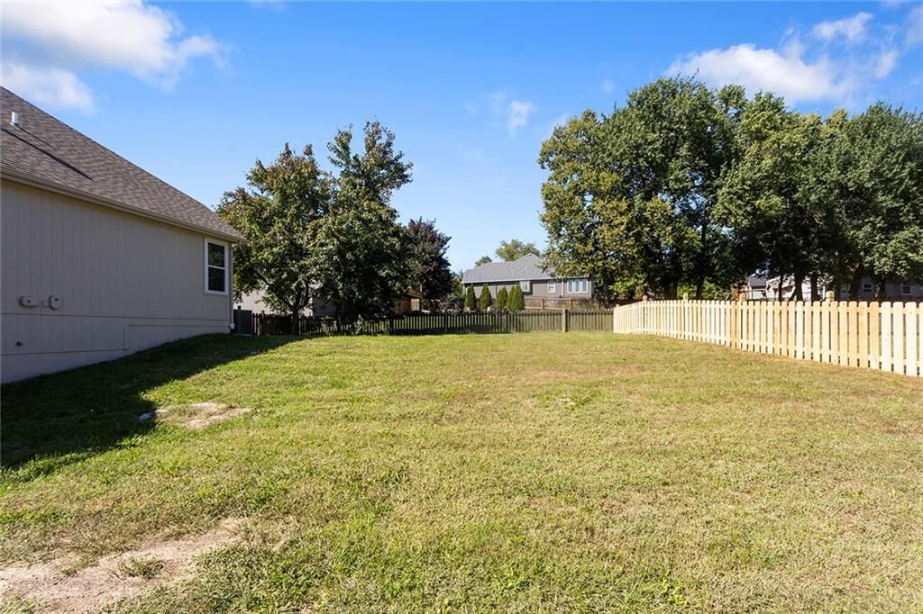 Photo 35 of 37 - 2280 W Cothrell Street, Olathe, KS 66061