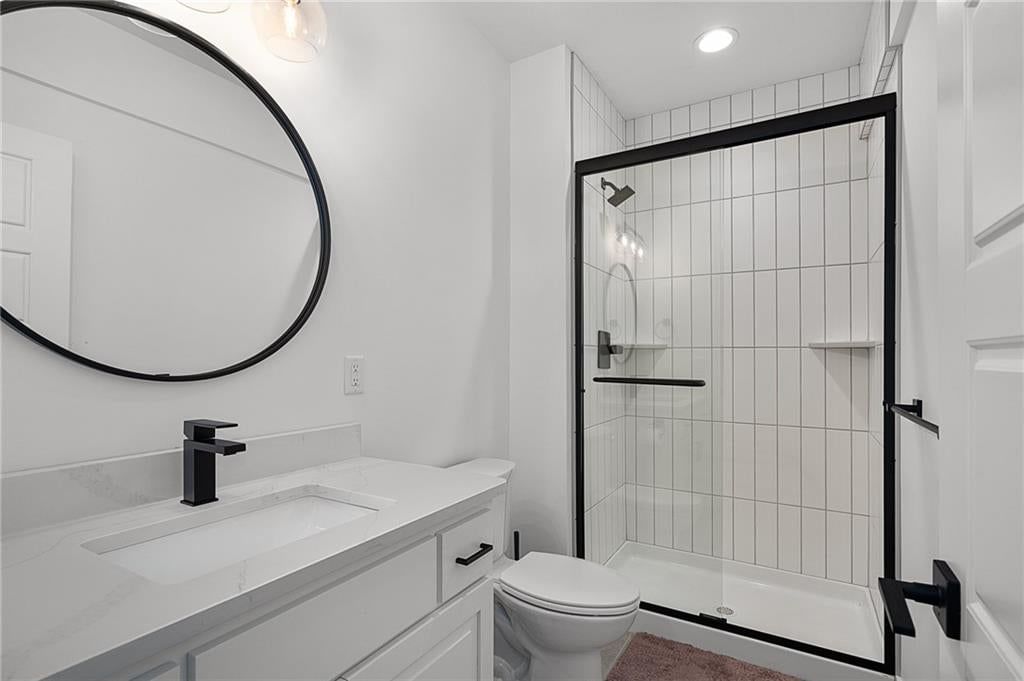Photo 47 of 66 - 4209 NE Hideaway Drive, Lee's Summit, MO 64064