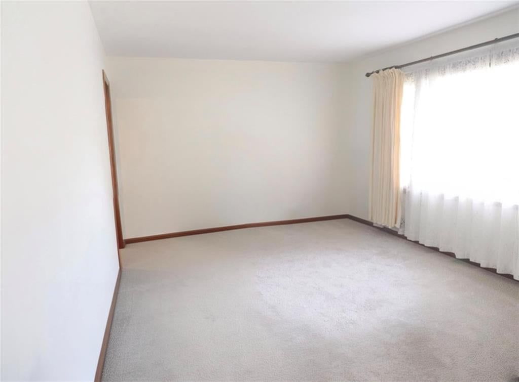 Photo 6 of 8 - 12612 East 48th Terrace, Independence, MO 64055