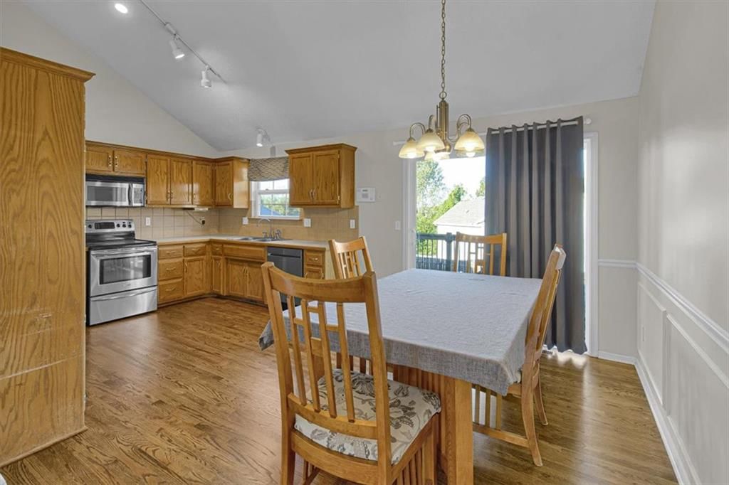 Photo 16 of 57 - 616 Patrick Drive, Excelsior Springs, MO 64024