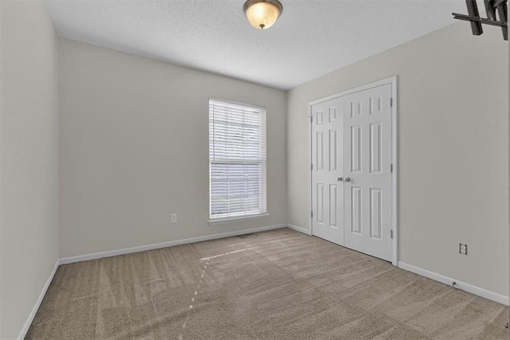 Photo 19 of 57 - 616 Patrick Drive, Excelsior Springs, MO 64024