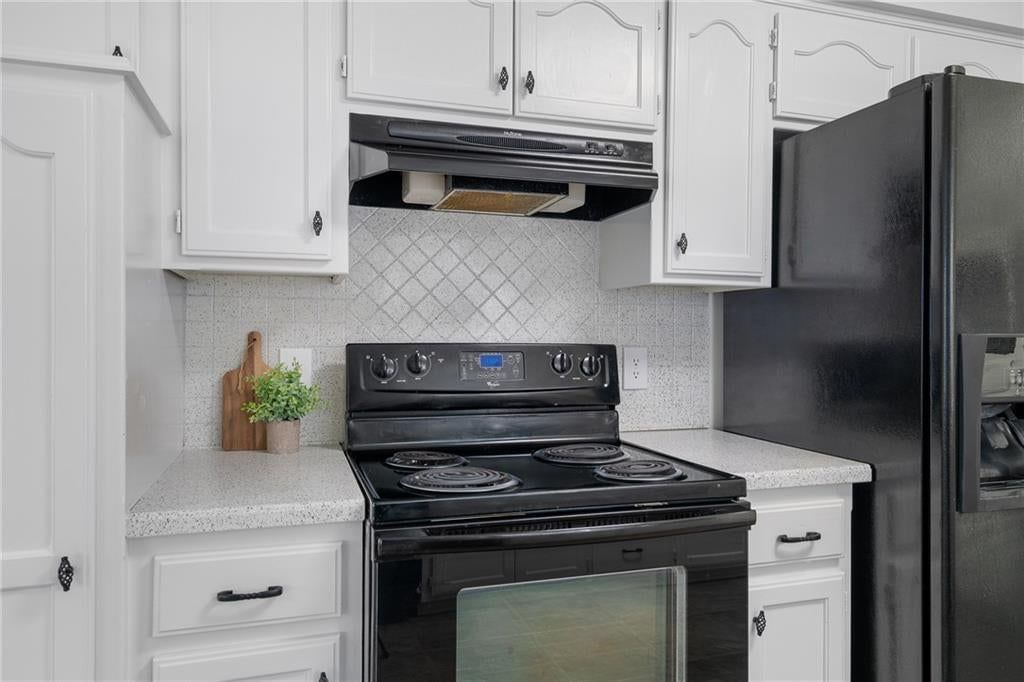 Photo 18 of 56 - 436 NW Eastwood Drive, Blue Springs, MO 64014