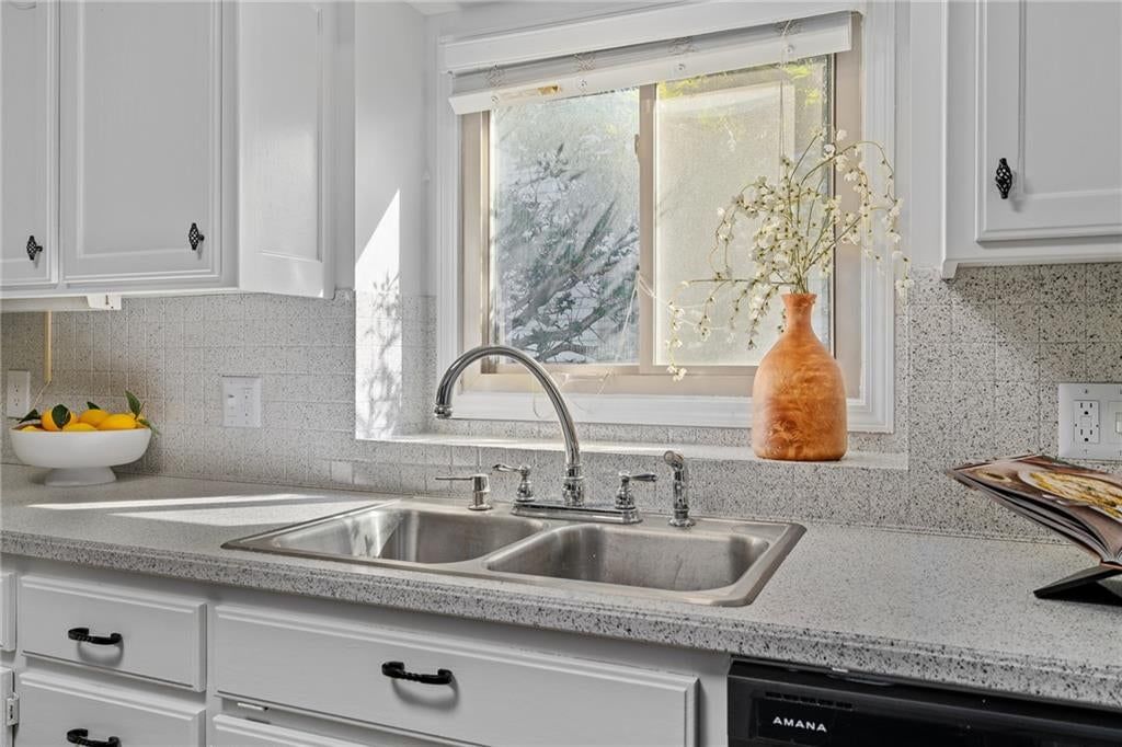 Photo 19 of 56 - 436 NW Eastwood Drive, Blue Springs, MO 64014