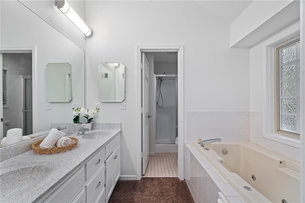 Photo 27 of 56 - 436 NW Eastwood Drive, Blue Springs, MO 64014