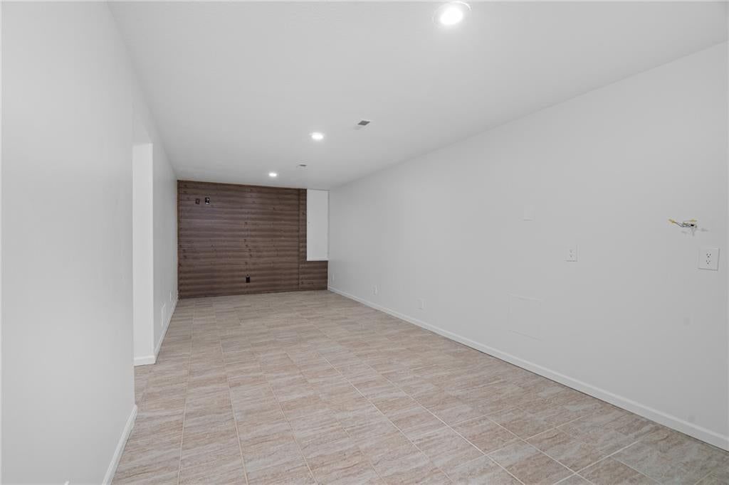 Photo 37 of 56 - 436 NW Eastwood Drive, Blue Springs, MO 64014