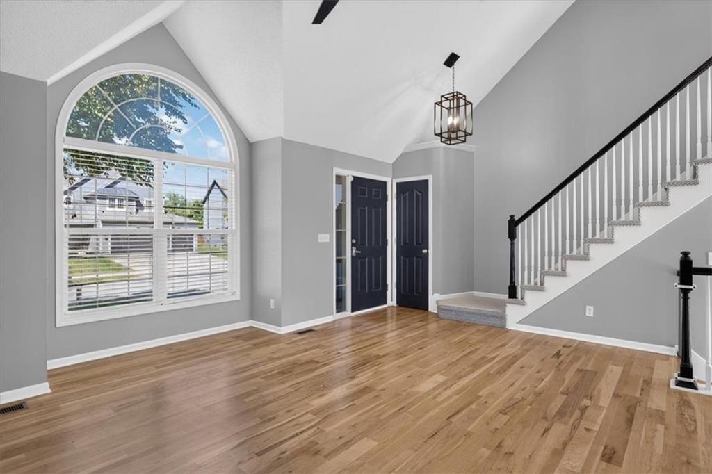 2511 SW Current Lane, Lee's Summit, MO: listing photo 2