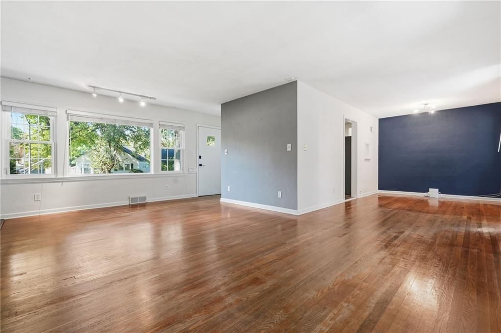 7447 Grand Avenue, Kansas City, MO: listing photo 3