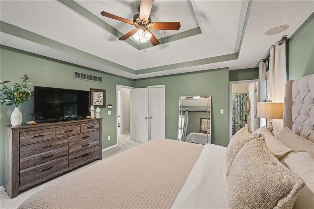 Photo 14 of 32 - 1204 N 4th Street E, Louisburg, KS 66053