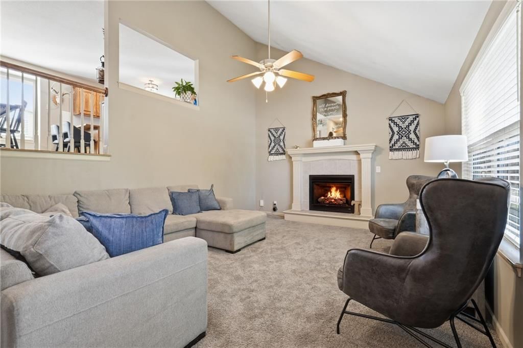 1009 Granada Drive, Raymore, MO: listing photo 3