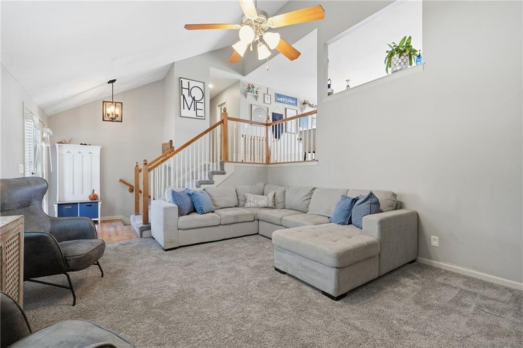 Photo 5 of 29 - 1009 Granada Drive, Raymore, MO 64083