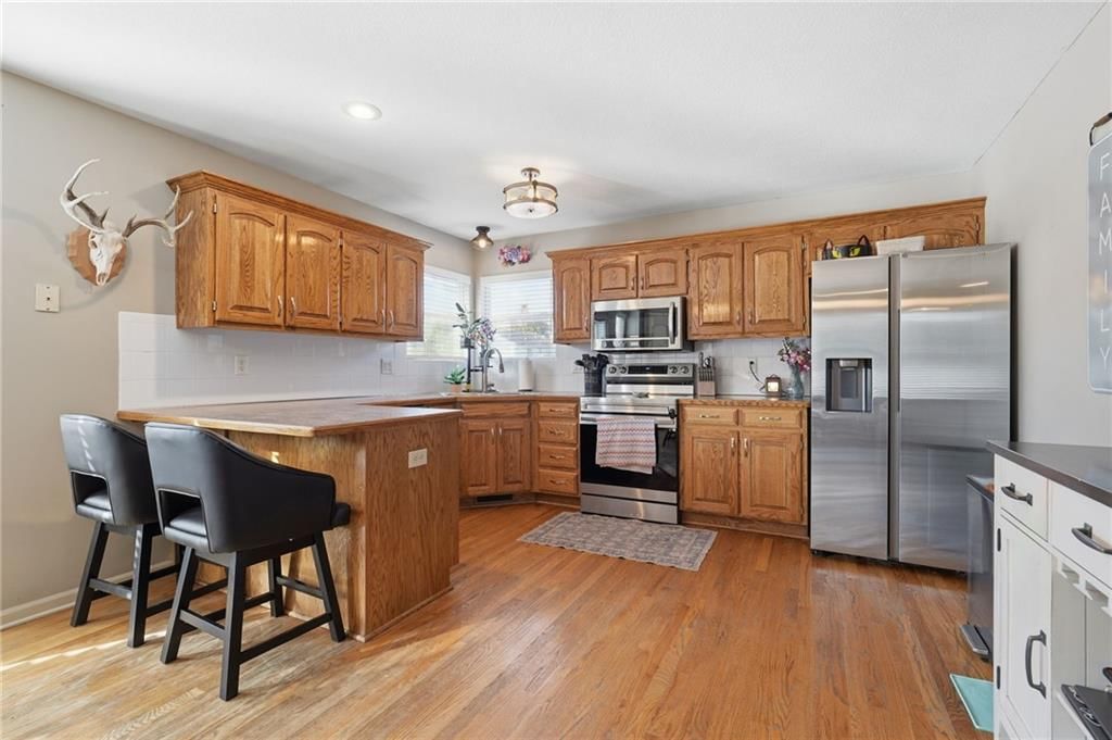 Photo 6 of 29, 1009 Granada Drive, Raymore, MO 64083