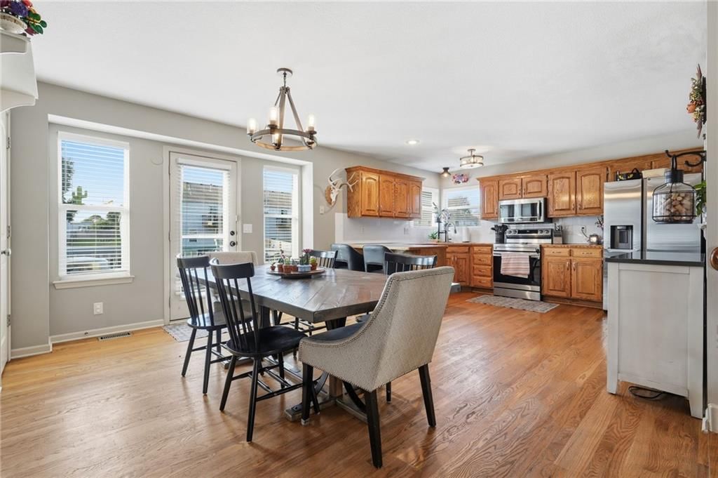 Photo 8 of 29, 1009 Granada Drive, Raymore, MO 64083