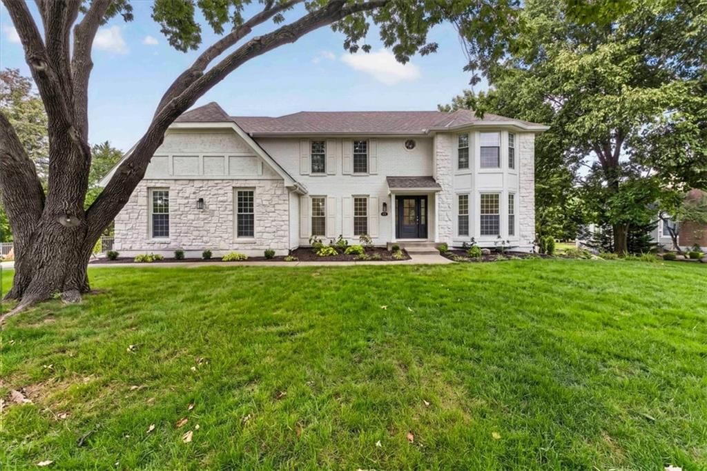3688 W 127th Place, Leawood, KS