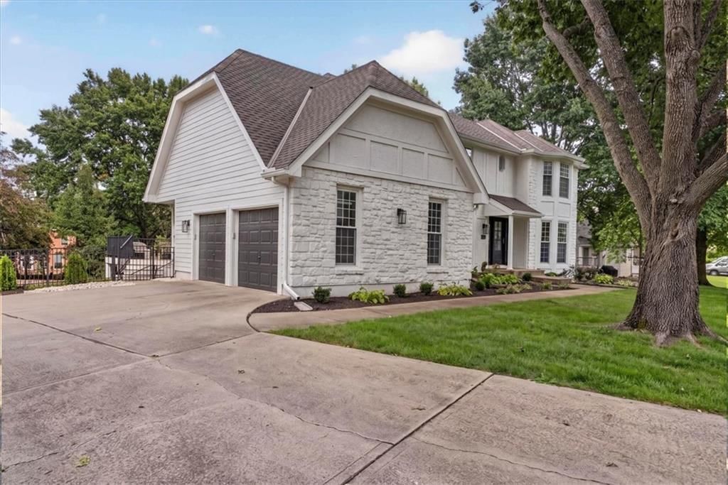 3688 W 127th Place, Leawood, KS: listing photo 3