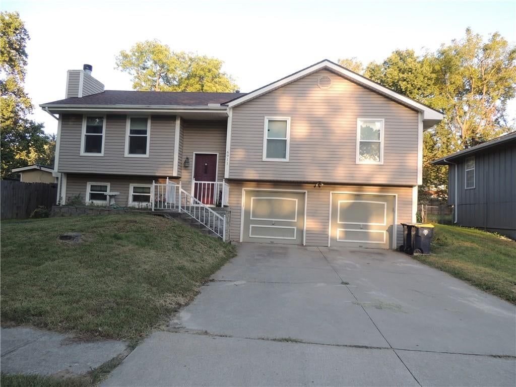 6911 N Liberty Street, Liberty, MO