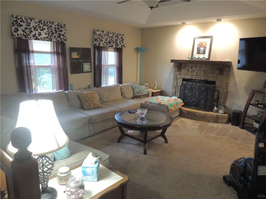 6911 N Liberty Street, Liberty, MO: listing photo 2