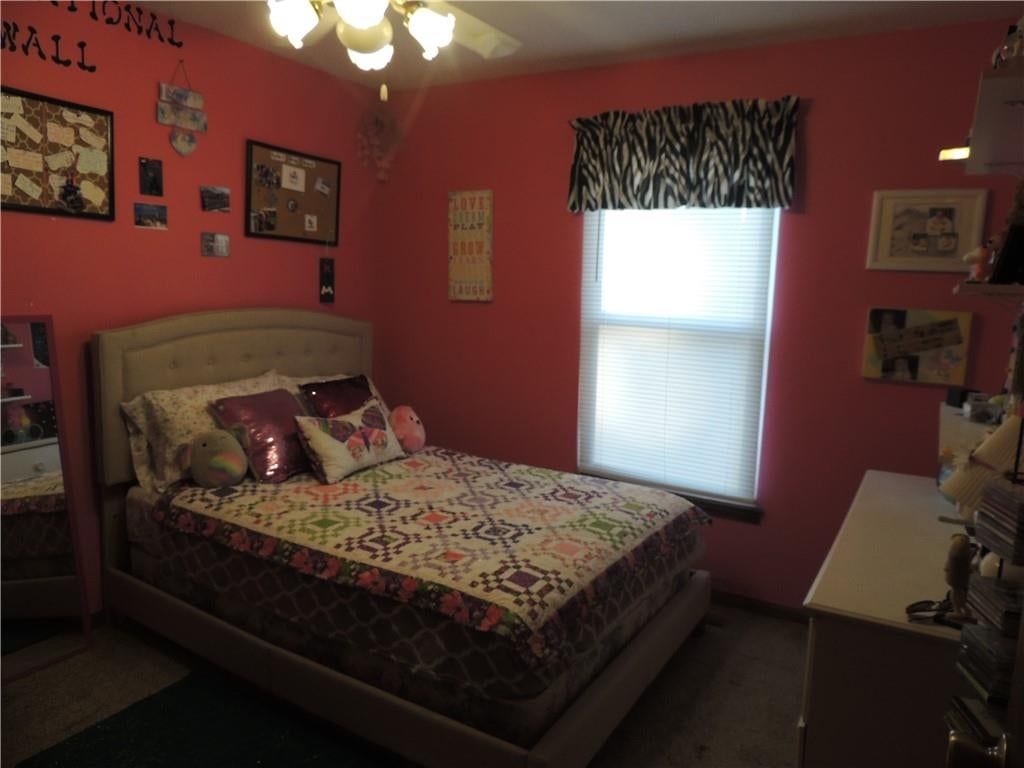 Photo 11 of 20 - 6911 N Liberty Street, Liberty, MO 64118