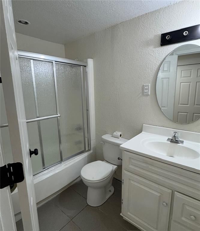 Photo 9 of 19 - 8409 Curly Lane, Freeman, MO 64746