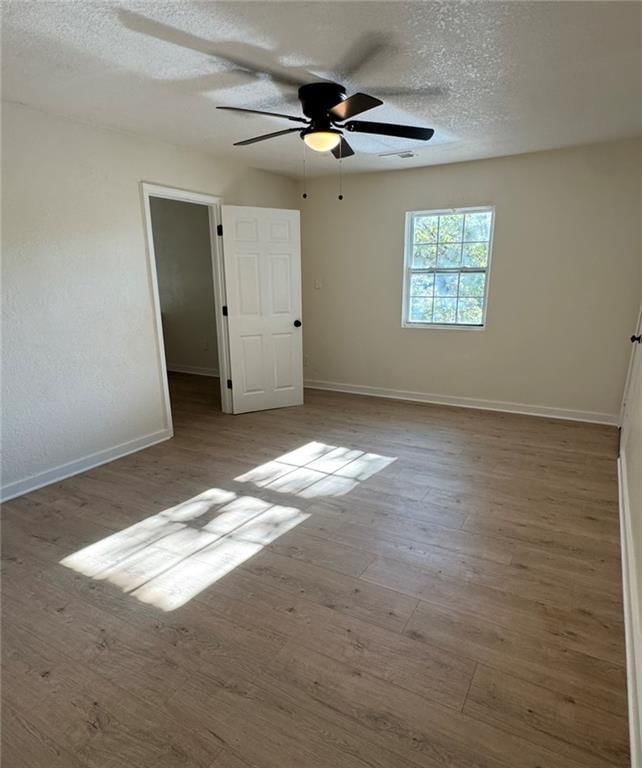 Photo 13 of 19 - 8409 Curly Lane, Freeman, MO 64746