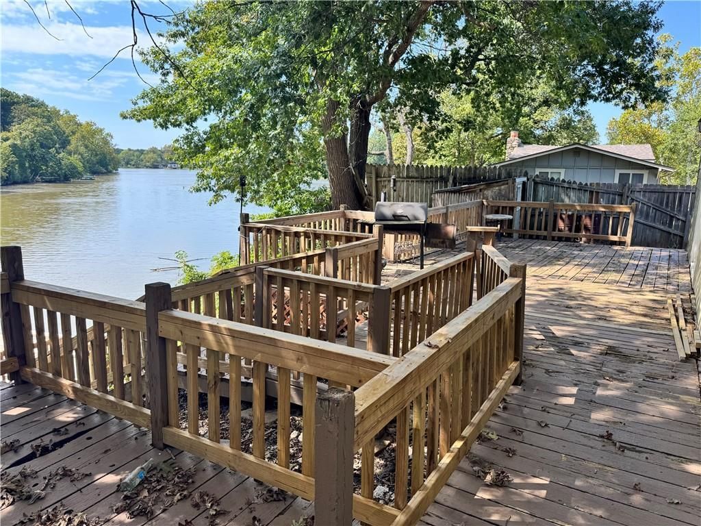 Photo 17 of 19 - 8409 Curly Lane, Freeman, MO 64746