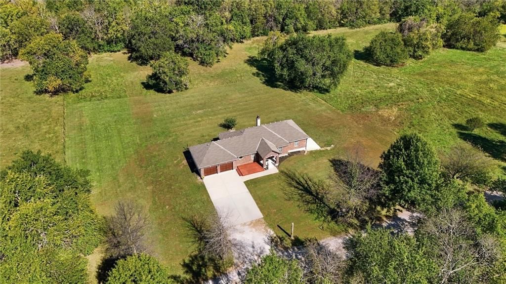 7000 Fort Myers Boulevard, Belton, MO: listing photo 2