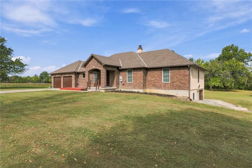 7000 Fort Myers Boulevard, Belton, MO: listing photo 3