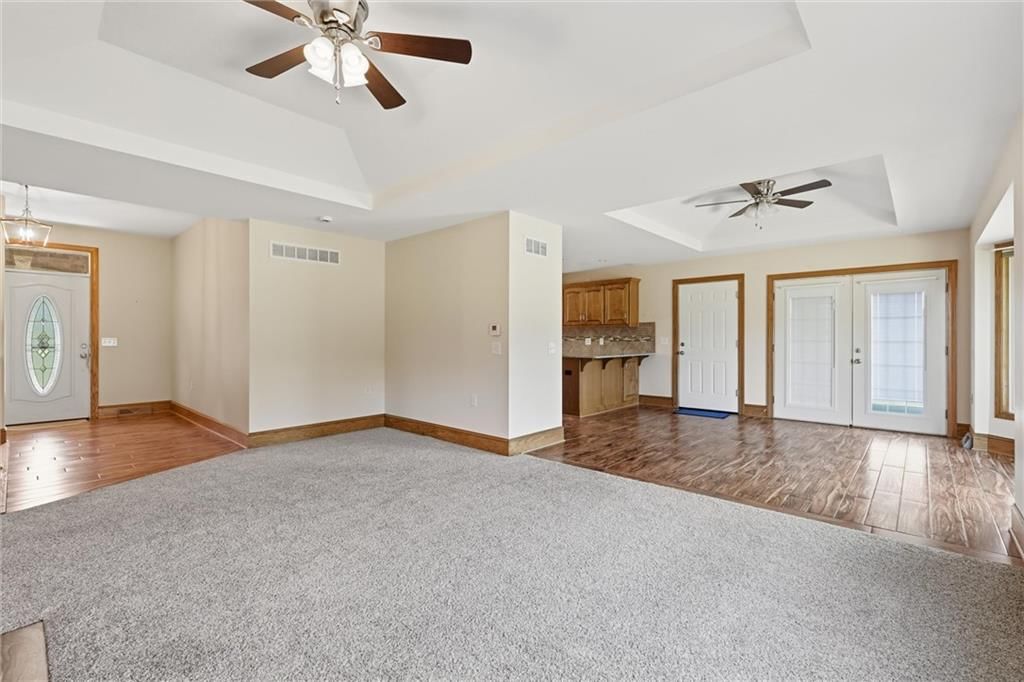 Photo 10 of 39 - 7000 Fort Myers Boulevard, Belton, MO 64012