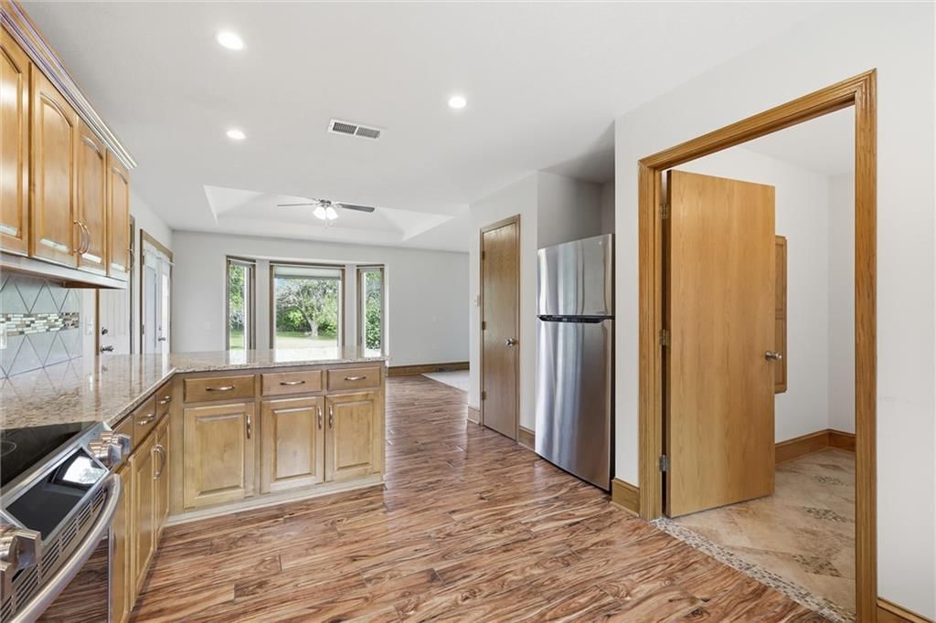 Photo 16 of 39 - 7000 Fort Myers Boulevard, Belton, MO 64012