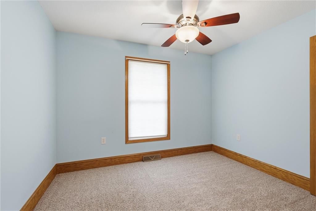 Photo 24 of 39 - 7000 Fort Myers Boulevard, Belton, MO 64012