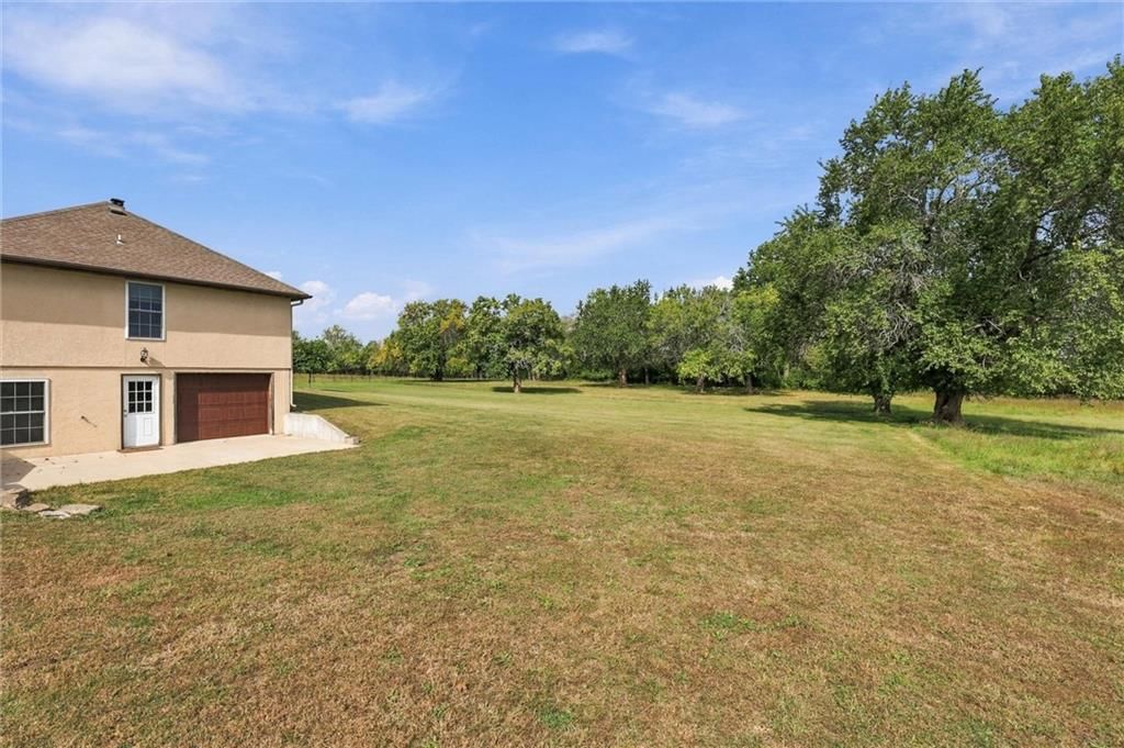 Photo 28 of 39 - 7000 Fort Myers Boulevard, Belton, MO 64012