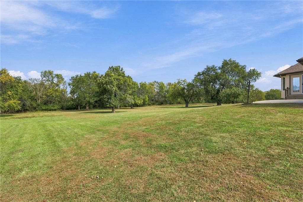 Photo 31 of 39 - 7000 Fort Myers Boulevard, Belton, MO 64012