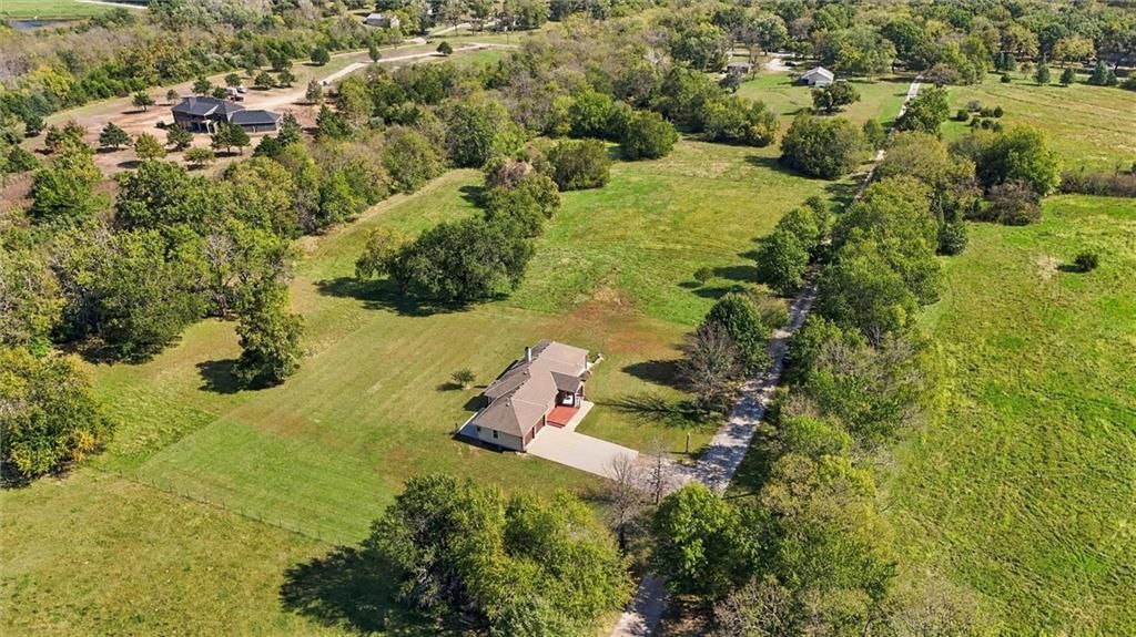 Photo 35 of 39 - 7000 Fort Myers Boulevard, Belton, MO 64012