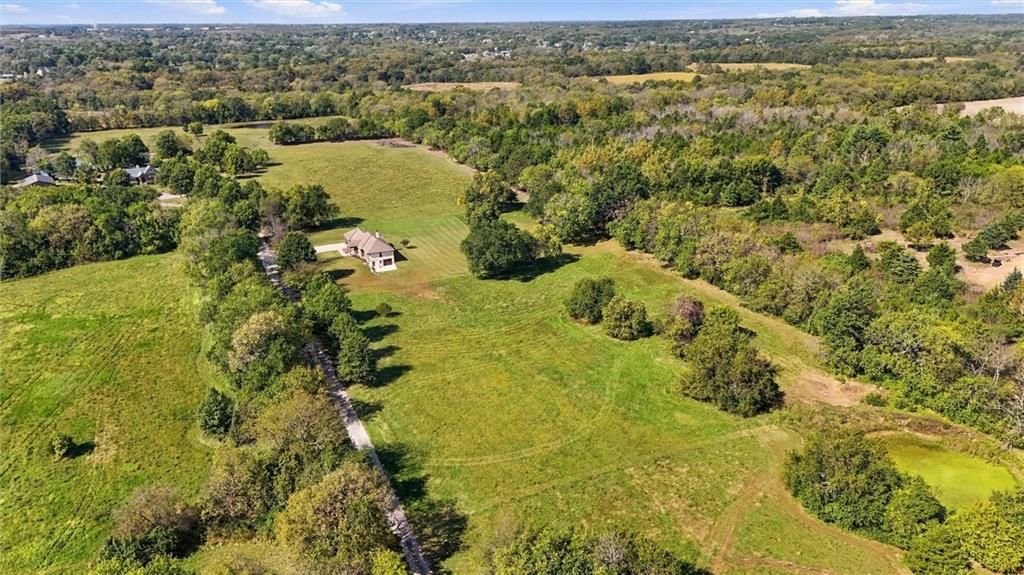 Photo 36 of 39 - 7000 Fort Myers Boulevard, Belton, MO 64012