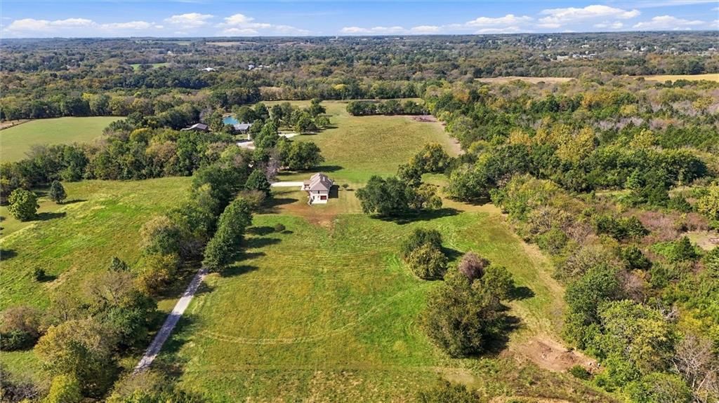Photo 37 of 39 - 7000 Fort Myers Boulevard, Belton, MO 64012
