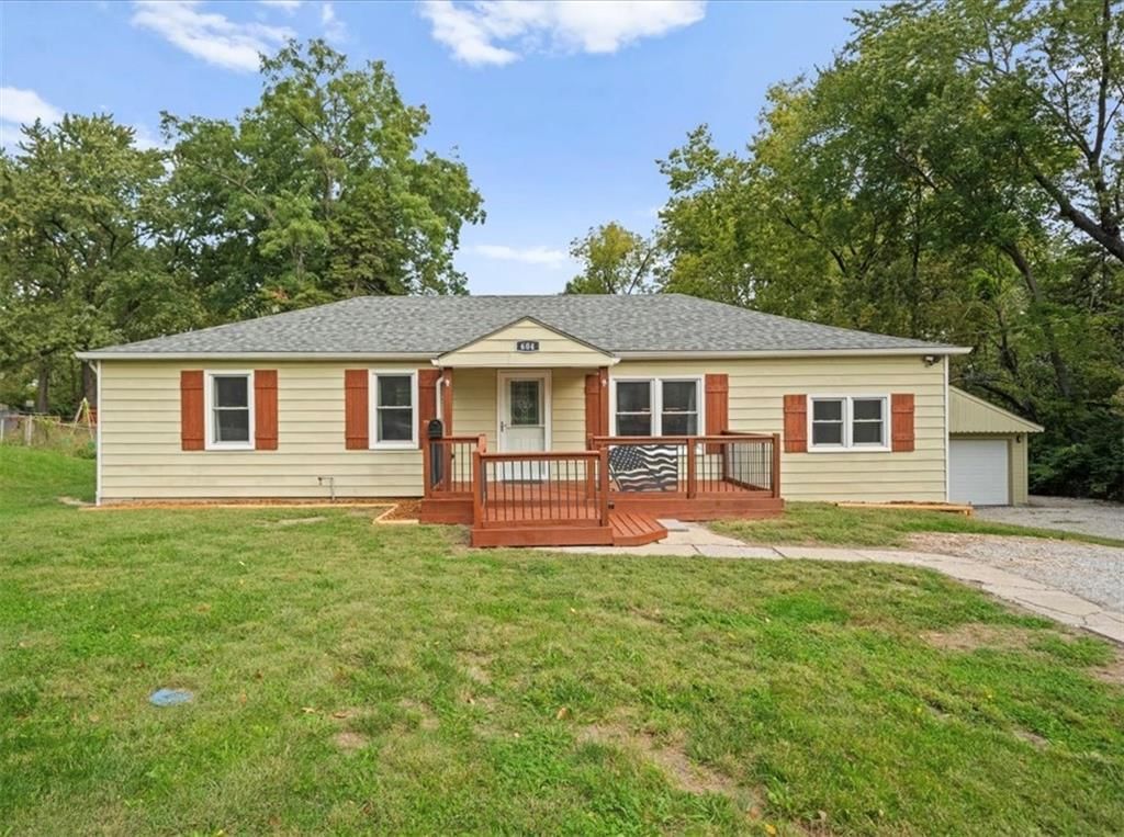 604 NE 74th Terrace, Gladstone, MO: listing photo 2