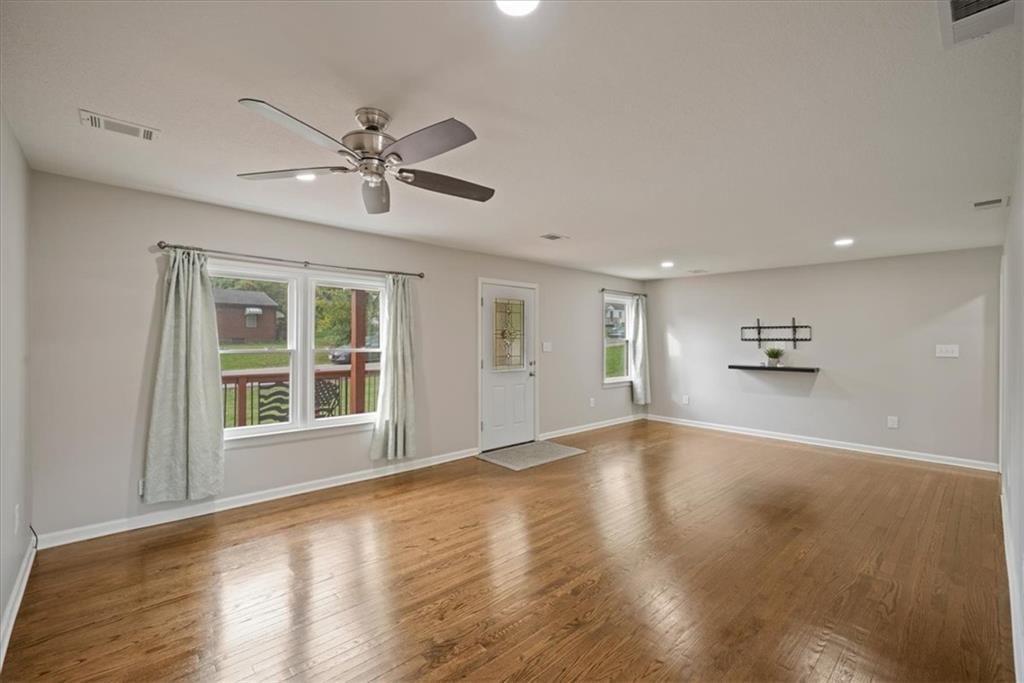 604 NE 74th Terrace, Gladstone, MO: listing photo 3