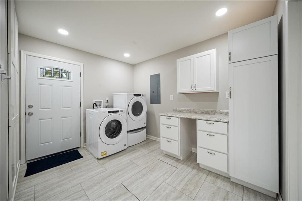 Photo 9 of 26 - 604 NE 74th Terrace, Gladstone, MO 64118