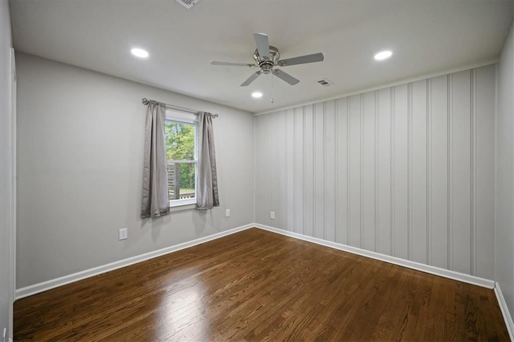 Photo 13 of 26 - 604 NE 74th Terrace, Gladstone, MO 64118