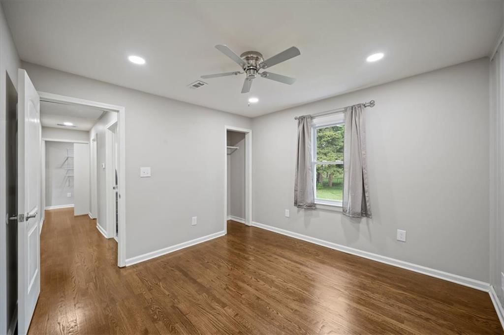 Photo 14 of 26 - 604 NE 74th Terrace, Gladstone, MO 64118