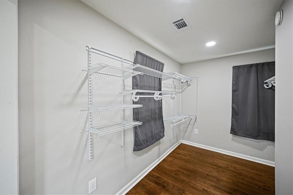 Photo 18 of 26 - 604 NE 74th Terrace, Gladstone, MO 64118
