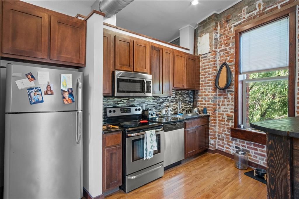 Photo 8 of 38 - 1040 MISSOURI Avenue, Kansas City, MO 64106
