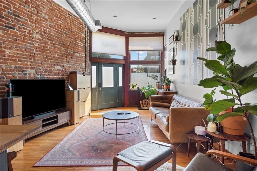 Photo 19 of 38 - 1040 MISSOURI Avenue, Kansas City, MO 64106