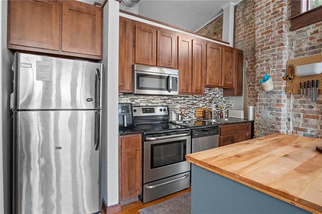 Photo 23 of 38 - 1040 MISSOURI Avenue, Kansas City, MO 64106