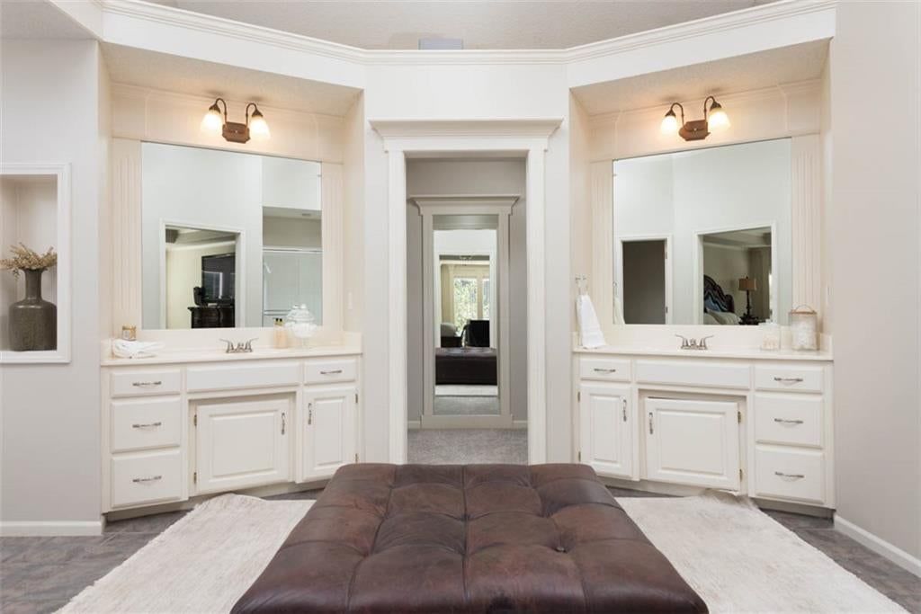 Double vanity at 11305 W 144 Street, Overland Park, KS 66221